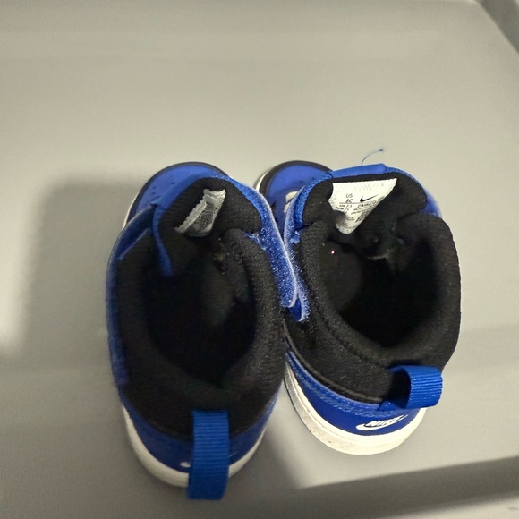 Nike sneakers size 8C toddler - Picture 4 of 5